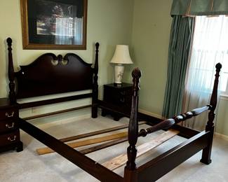 #60 Link Taylor Queen Headbaord/Footboard w/4 post - Upstairs - You Move $175.00