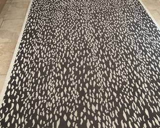 2 matching area rugs.