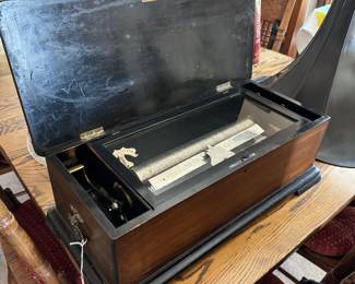 circa 1890 music box