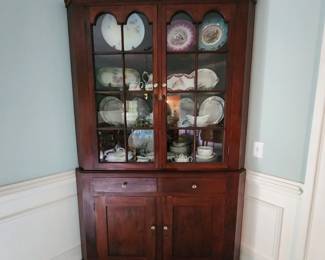 Amazing Corner Cabinet with beautiful inlay