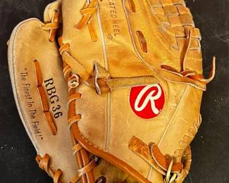 Vintage Rawlings Baseball Glove