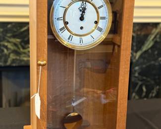 PEDULUM MANTLE CLOCK