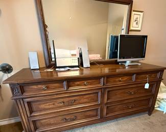VINTAGE DRESSER WITH MIRROR