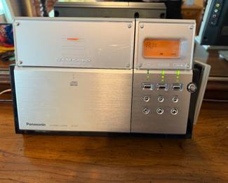 PANASONIC CD/RADIO/STEREO - GREAT SOUND