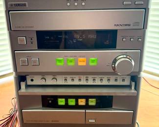 YAMAHA STEREO/RADIO 3 DISK PLAYER
