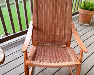 ROCKING CHAIR