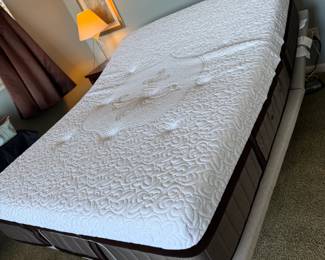 Queen sized Temper Pedic electric bed....I have one of these and am OBSESSED with it!