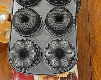 Bundt pans