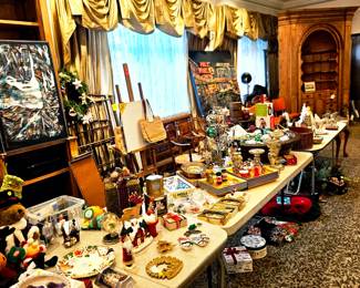 Lots of Christmas items