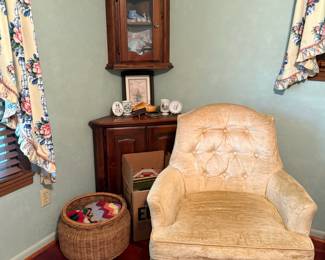 Cream Sitting Chair