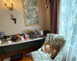 Two wall hangings which match the chair - sold as a set
