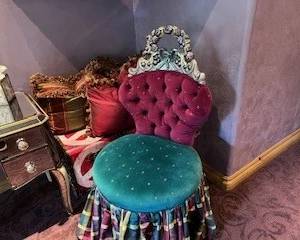 Alladin upholstered vanity chair