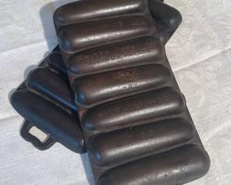 Krusty Korn Kob Wagnerware Cast Iron Corn Stick Pan