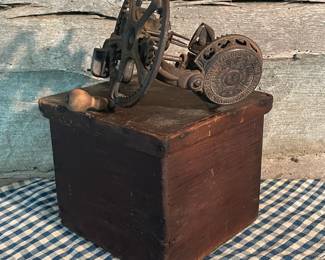 Reading Cast Iron Apple Peeler In Wooden Box