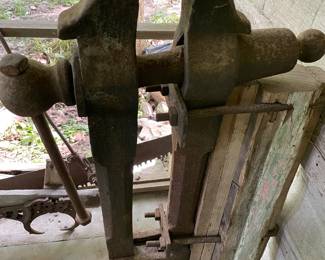 Large Blacksmith Pole Vise