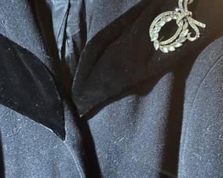 Wool coat w velvet collar and fabulous rhinestone brooch
