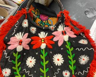 1970’s floral embroidered bag