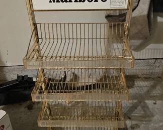 Marlboro retail rack