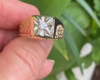 #B- $850 - Men ring - approx 1/4 ctw. 14kt yellow gold. 8.3 gr. Size 10 1/4 -