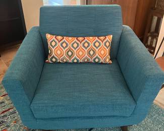 #11 $500.0 Joyburg Hughes set of 2 chairs 36Dx32Hx40W