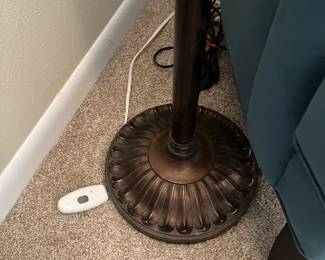 #97 $140.00 Floor lamp glass - 70Tx 15W