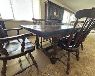 Haywood Wakefield farmhouse table and chairs, in excellent condition
Available for purchase now, please call Bill Anderson 615-585-9301