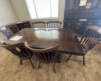 Haywood Wakefield farmhouse table and chairs, in excellent condition
Available for purchase now, please call Bill Anderson 615-585-9301
