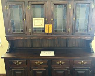 Haywood Wakefield China cabinet
Available for purchase now, please call Bill Anderson 615-585-9301