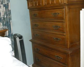 Thomasville chest on chest