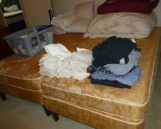 2 twins making a kingsize bed