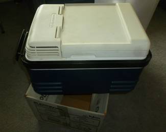 Electric portable cooler (works)