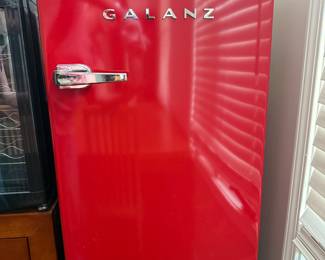 Retro Inspired Galanz Mini Fridge