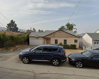 A little bit hidden behind the parked cars, but this is the sale location, so you know what to look for.