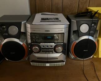 Philips mini hi-fi system, C255