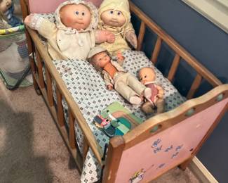 Vintage 1950's doll bed, Cabbage Patch dolls