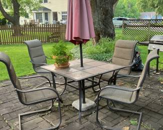 Patio table w umbrella and 4 chairs
