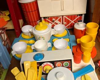 1970's toy dishes, Fisher Price family farm w animals