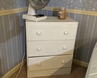 3-drawer chest