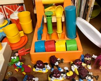 California raisins, Play dough caddy