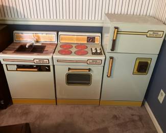 Vintage 70's Wolverine Rite Hite sink, stove, and refrigerator