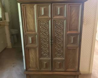 Gentleman's chest