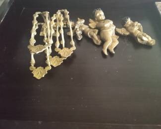 Set of 2 Vintage Fancy Brass Leaf Curtain Hold Backs and wall cheques