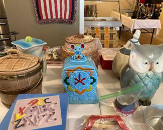 vintage cookie jars, baking