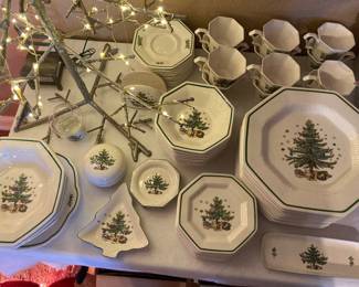 Nikko Christmas dishes