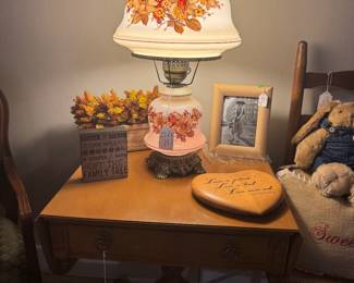 Blonde drop leaf table 20% off
Lamps 30% off