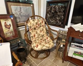 Bamboo chair with pad 20%
Pictures 30% off