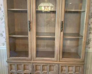 PC231Thomasville China Cabinet
