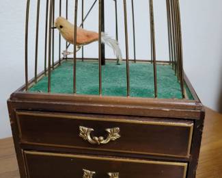 Musical jewelry box