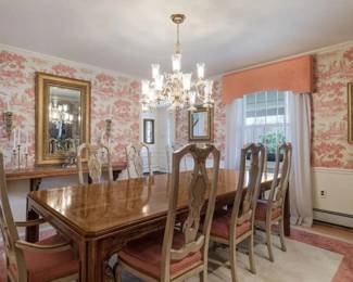 Dining room table two additional leaves, 8 Chairs