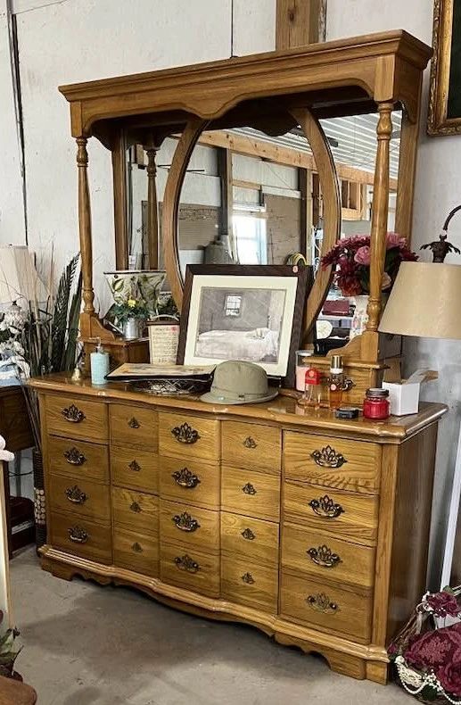 Great Dresser - Amish Made - Oak.  We have the entire Bed set at a fantastic Price.